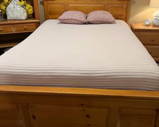 Broyhill Fontana Bed Frame, Dresser w Mirror, 1 Nightstand