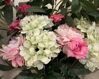 Large Glass Vase w Floral