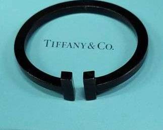 1 Tiffany Co. Ladys T Bracelet