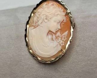 2 14K 585 Gold Oval antique cameo brooch