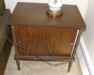 Record cabinet