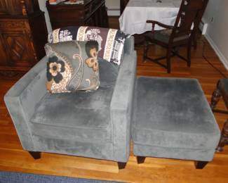 Bauhaus chair and ottoman