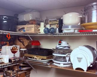 Small appliances and kitchen gadgets