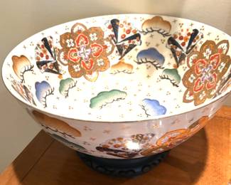 Chinese gilt accent large bowl 