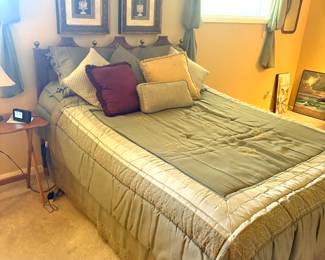 American of Martinsville queen bed