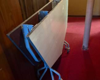 Folding 6 side table