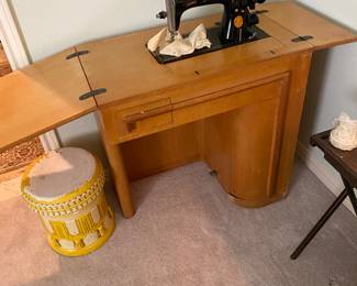 Singer sewing machine and table 