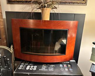 Wall hung gas fireplace