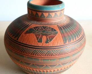 Navajo Etched Pottery Signed by V King