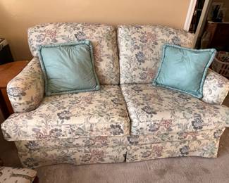 floral love seat