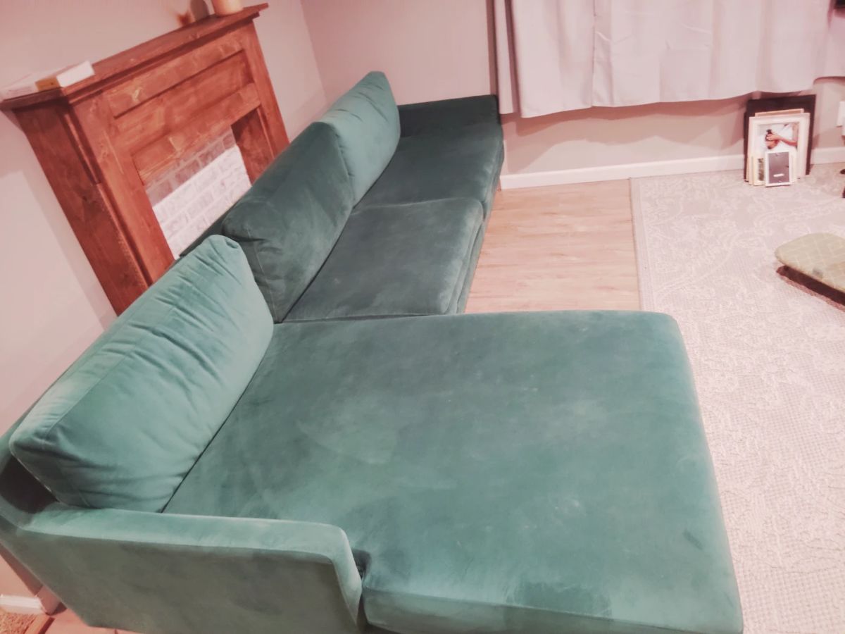 3 months old modern high quality mint condition couch sets