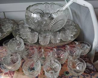 Blood Mary lamina jar two set of cops small set and big set for kids and for adults over 48 pieces of cup serving cups with a huge tray and huge wall Crystal it was $400 now you can have them for $70 