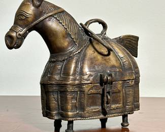 Bronze donkey-form box | Basket style donkey-form box with a latching hinged lid and hanging hook- heavy! -  h. 7.5 x l. 8 in