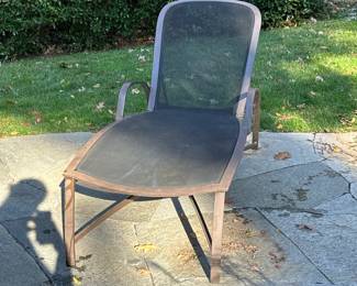 Brown Jordan Lounge Chair | Adjustable seat back. - h. 45 x w. 27.5 x l. 57.5 in (seat upright)