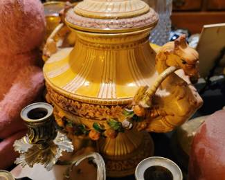 Chinese Majolica Pottery lidded pot