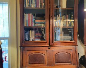 Beautiful antique cabinet w/drop down secretary
