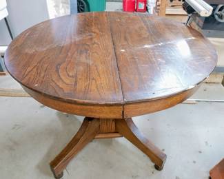 Project Pedestal Table for Refinishing/Painting