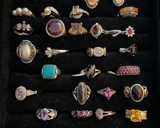 This photo shows sz 5-6 rings