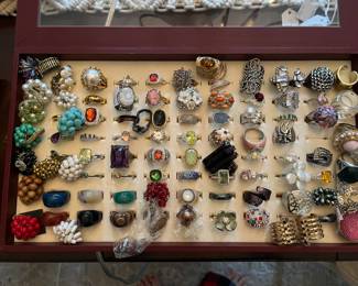 Inexpensive costume rings for holiday parties!