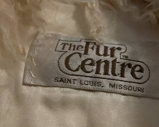 #261 The Fur Centre Saint Louis Missouri White shaggy fur jacket size medium $40.00
