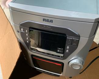 #192 RCA Stereo w/2 speakers RS2663 w/5 cd changer $30.00