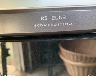 #192 RCA Stereo w/2 speakers RS2663 w/5 cd changer $30.00