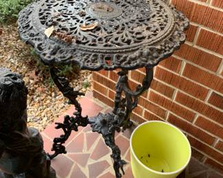 #71 Black Cast Iron Round Table - 17x28 $100.00