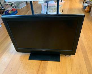 #24 Sony 31" TV w/remote $75.00
