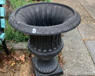 #135 Black Cast Iron Pot - 21x26 $175.00