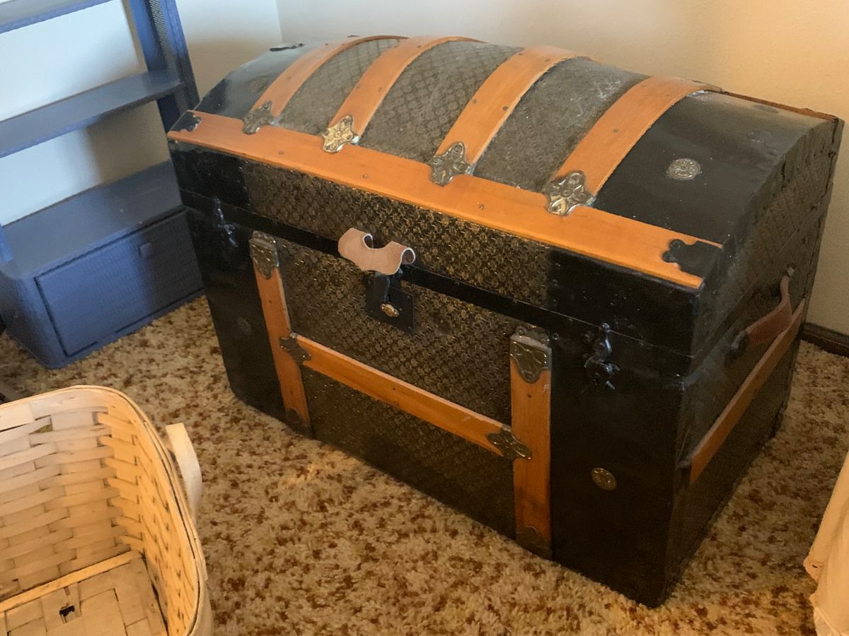Restored Antique
Camel Back
Trunk 