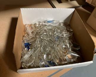 Assorted crystal lamp parts