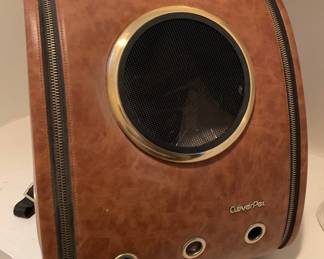 Never used Cloverpet premium pet carrier
