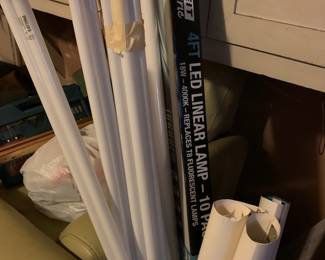 Various unused led 4 foot bulbs, some led’s to use in traditional fluorescent fixtures