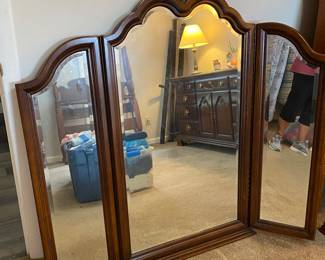 Mirror that goes with dresser