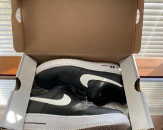 Women’s Nike Air Force One’s size 10.5