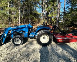 New Holland Ford Tractor 400 Hours Asking $9,000.00