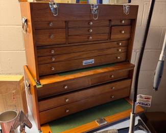 Bid Items: Call 609-501-5432 to place a bid. The current bid is $275. Bids are accepted before and during the sale, and the winner is notified after the sale ends. 