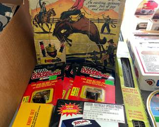 Vintage games and "N" scale train accessories