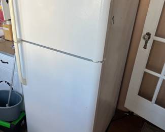 2-door Frigidaire refrigerator