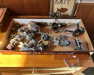 Lots of vintage reels out here