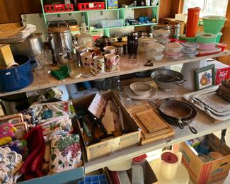 Lots of kitchenware out here