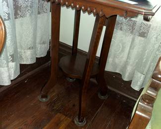 Excellent Eastlake lamp table