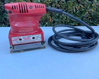Milwaukee Finish Sander