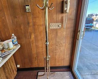 Metal 4 Post Coat Hanger