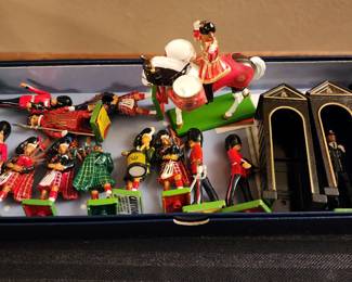 Britons iron figurines