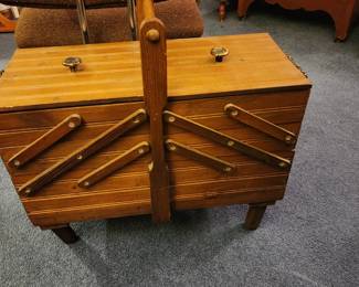 Nice large expandable sewing box