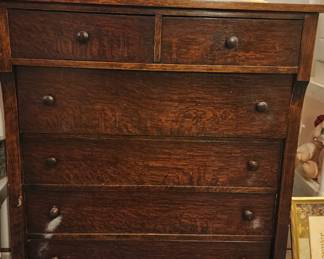 Beautiful tiger oak dresser