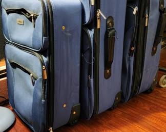 3 piece blue luggage set