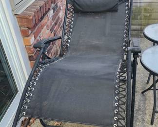 Very nice chaise lounge