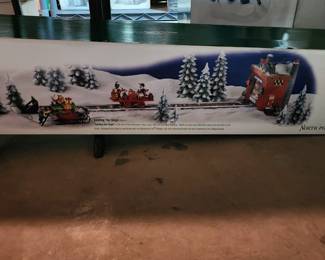 North Pole series tracks set